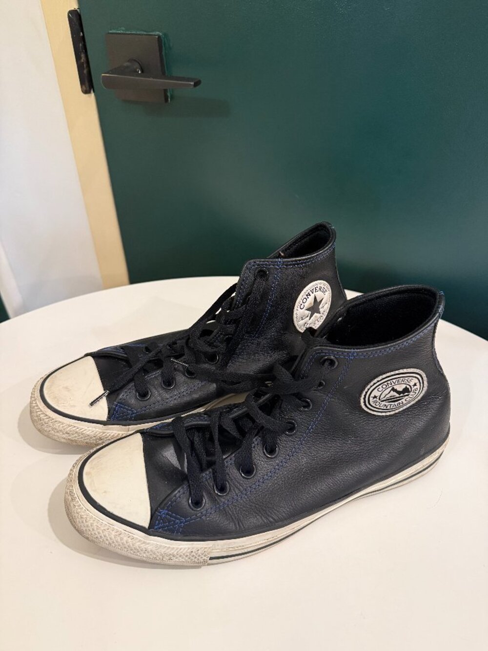 Converse High Top Size 9 Like New